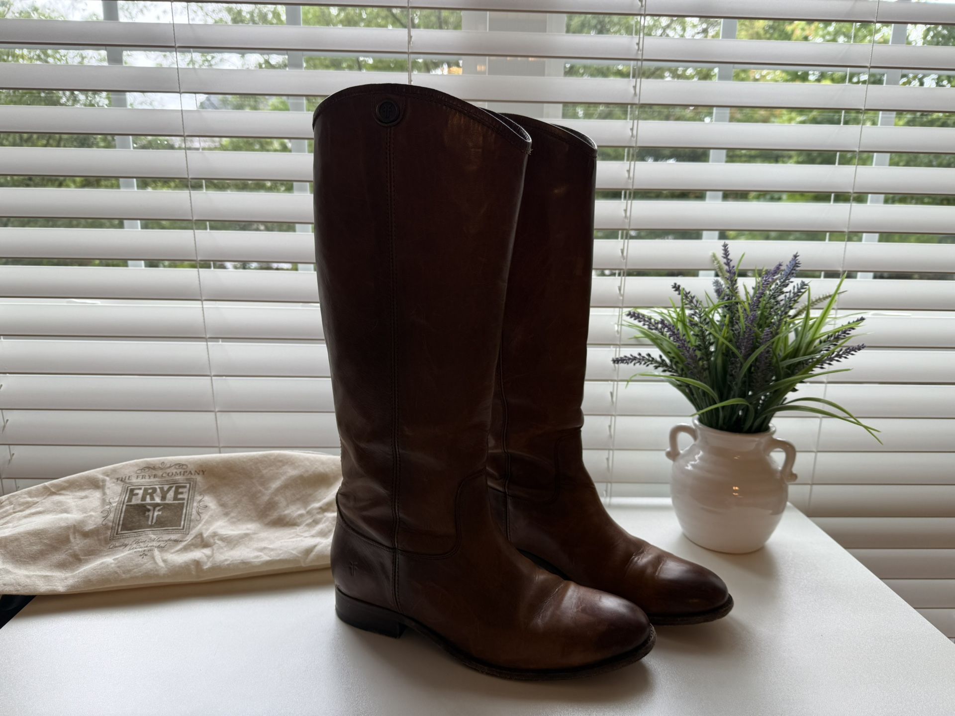 Frye Mellisa Button no zip Cognac Women’s Size 9 Boots