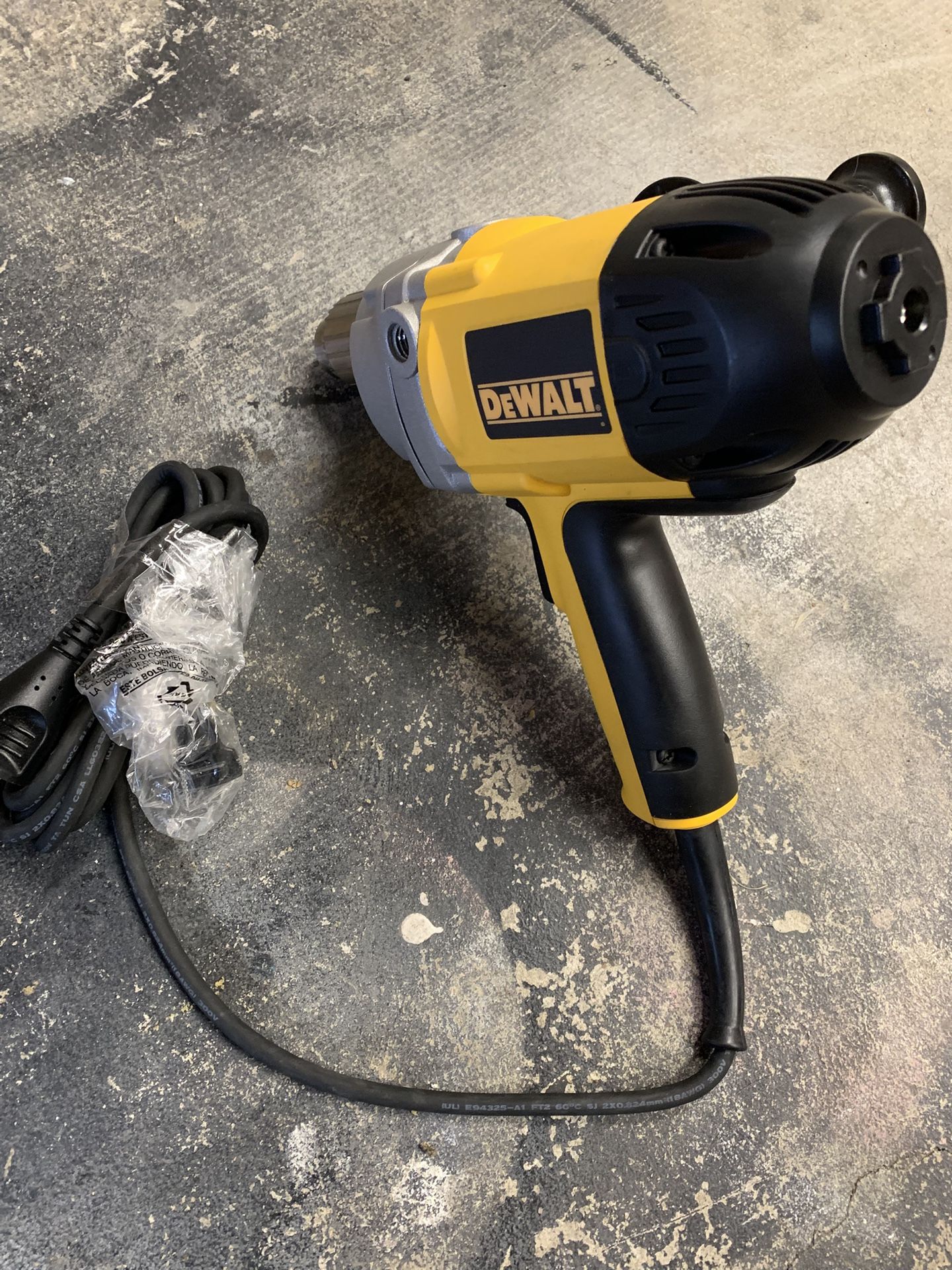 DEWALT 9 Amp 1/2 in. Spade Handle Drill Concrete Mud Mixer 