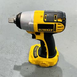 Dewalt DC820 Impact Driver 18V Hex 1/2 Wrench Cordless Bare Tool Working Great