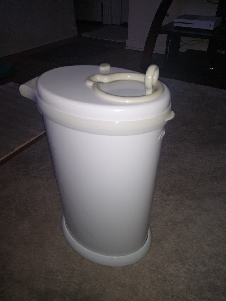 ubbi Smell Proof Diaper Pail Bin White Used Diaper Genie