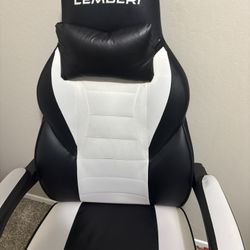 Lemberi Gaming Chair Good Condition 