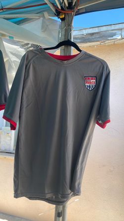 Vendo estas 7 playeras size tiene el número de 40 y una 42 son como size L son usadas