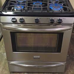FRIGIDAIRE ELITE STAINLESS/BLACK 5 BURNER GAS RANGE