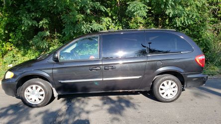 07 Chrysler Town and Country