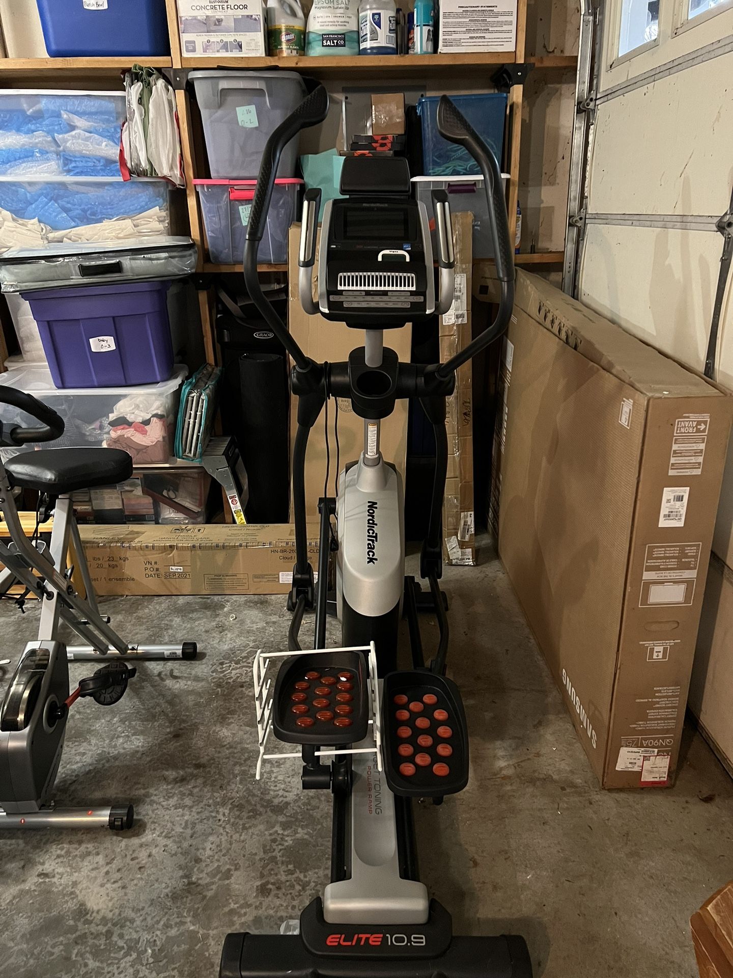 NordicTrack Elite 10.9 Elliptical 