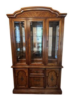 Stanley Furniture Traditional China Cabinet / Hutch – Solid Wood, Glass Display