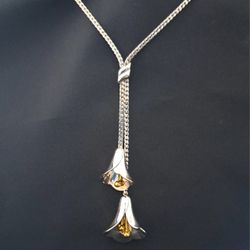 Vintage Avon Calla Lily Necklace