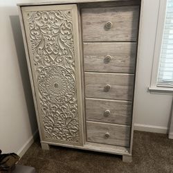 Beautiful Bedroom Set - Full Size Bed w/ New Mattress & Box Spring Included