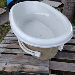 Royal Whirlpool Bath Tub $300.00
