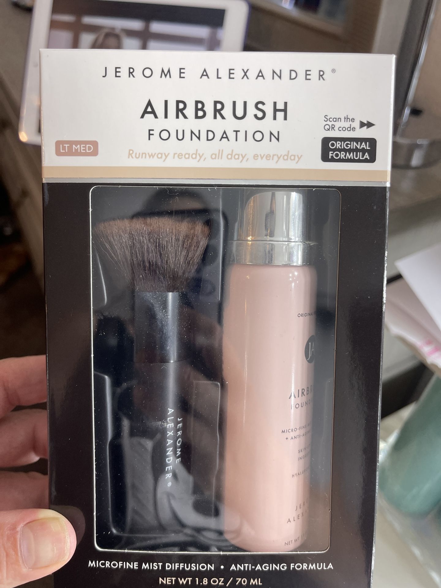 AIRBRUSH FOUNDATION LIGHT MEDIUM