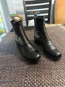 Ariat Black Leather Paddock Boots size 7.5 runs small