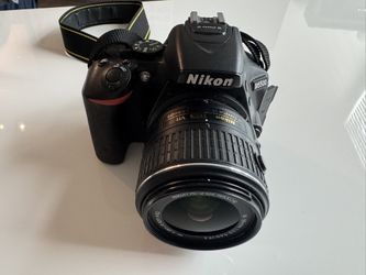 Nikon D5500 DSLR Camera Great Condition