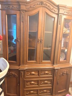 China cabinet/hutch
