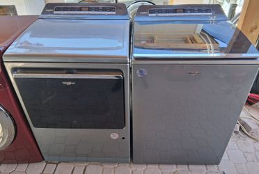 Whirlpool washer top loader extra large capacity and gas dryer set