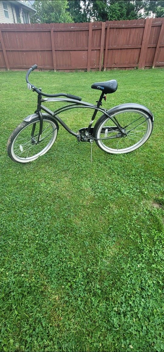 Old School 26" Huffy  Cruise Bike (Pedal Brakes) recently serviced