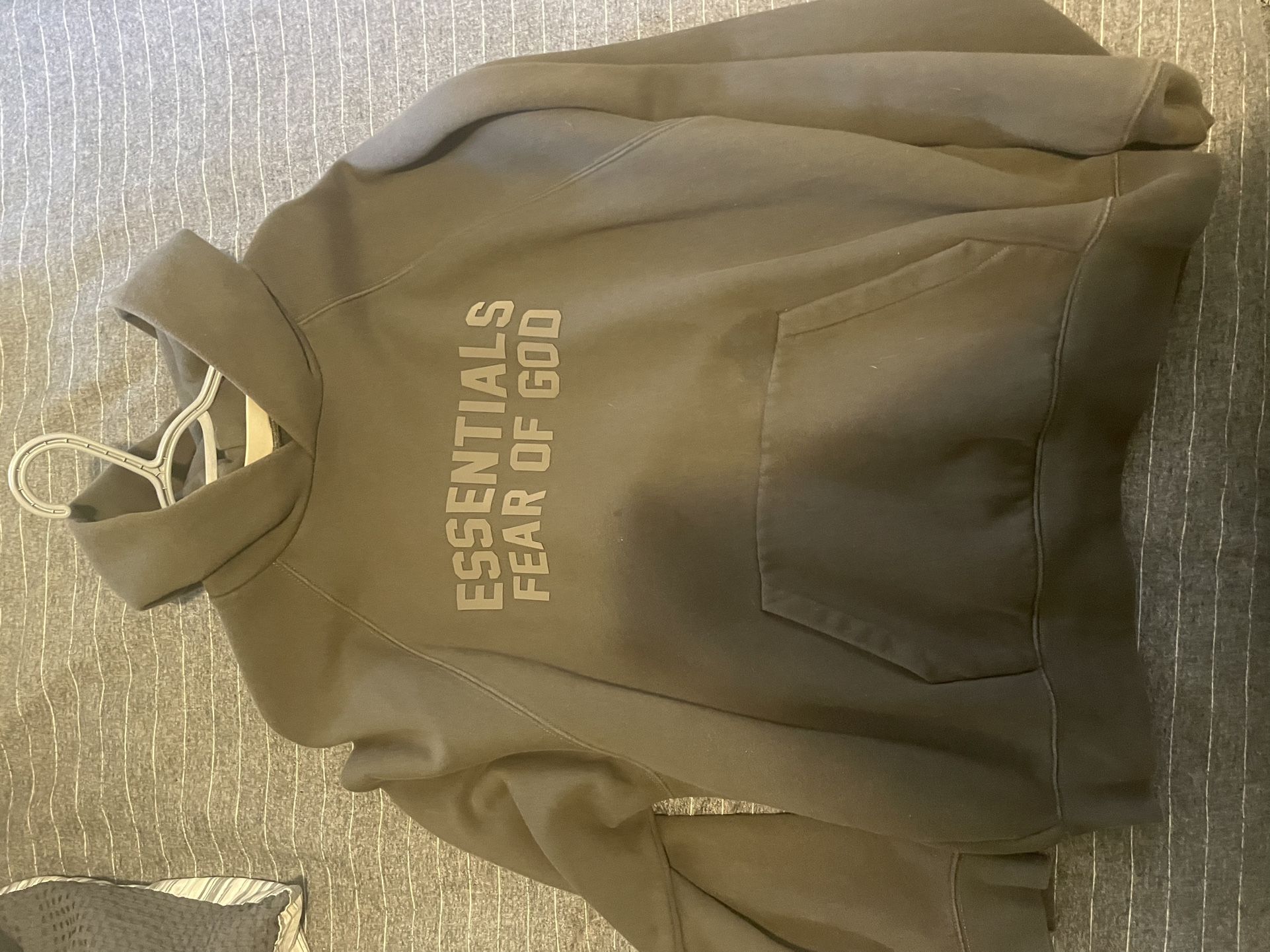 Essential hoodie