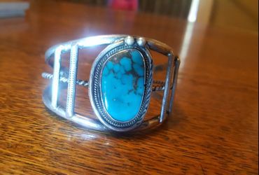 Beautiful Vintage Navajo Terquoise Bracelet