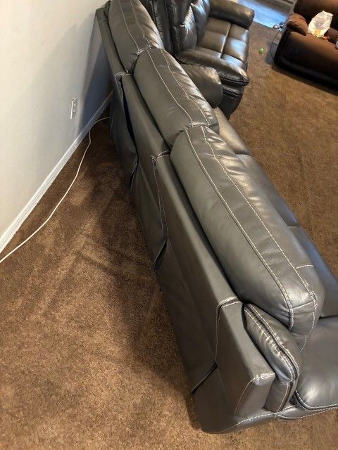 6 Pc Gray Reclining Leather Couch (Willing To Negotiate)