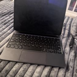 M4 iPad Pro 11 In With Magic Keyboard And Apple Pencil 