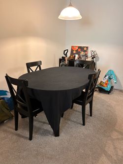 Round Extendable Dining Table with 4 Chairs