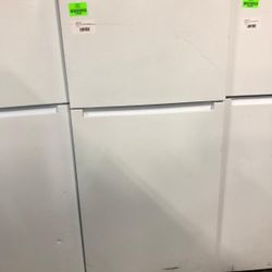 Vissani MDTF18WHR 18 cu. ft. Top Freezer Refrigerator F2PI6