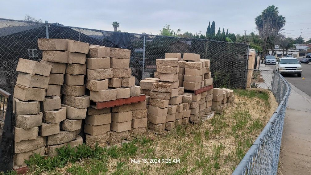 16x9x6 Retaining Wall Block. (tan Color) Close To 200 Blocks! Need To Pick Up Yourself ASAP....