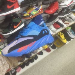 Yeezy 700 Size 5 To 11