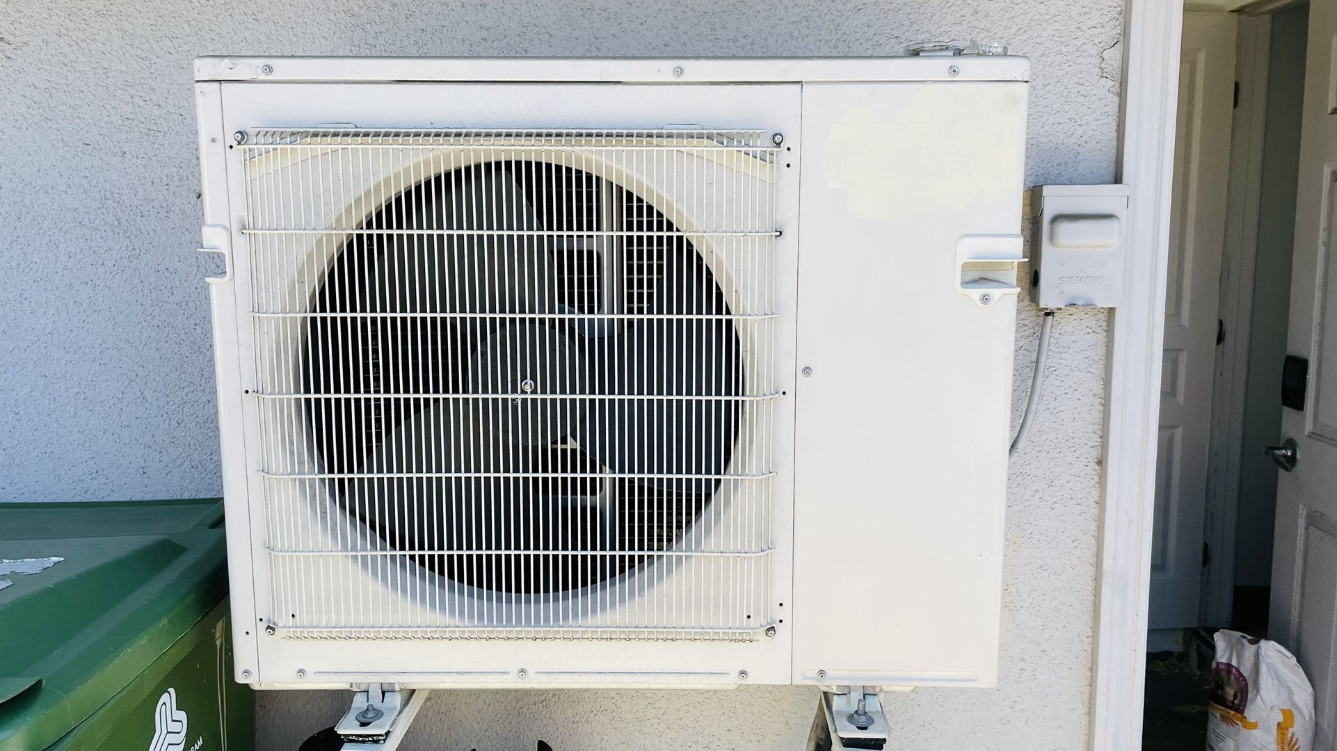 Mitsubishi Mini Split 36,000 BTU (4 Zone, 3 Zone Ready) for Sale in Los  Angeles, CA - OfferUp