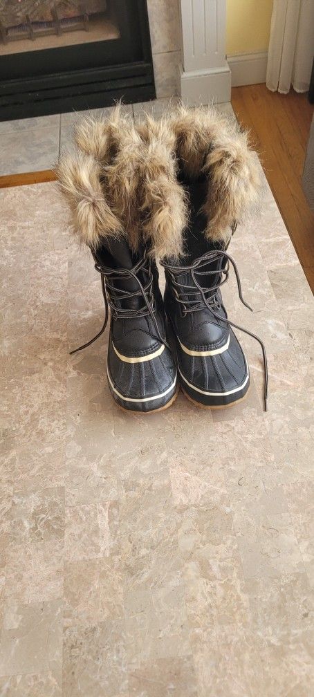 Womens Winter Boots Size 8