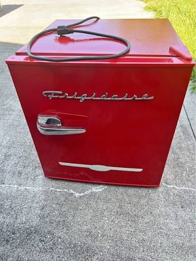 Frigidaire Retro Mini Fridge