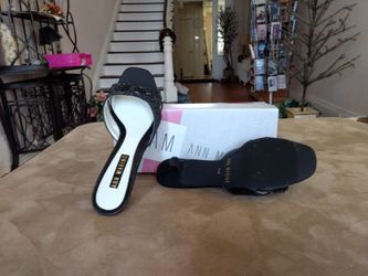 Ladies Kitten Dress Shoes - 7-1/2 Medium