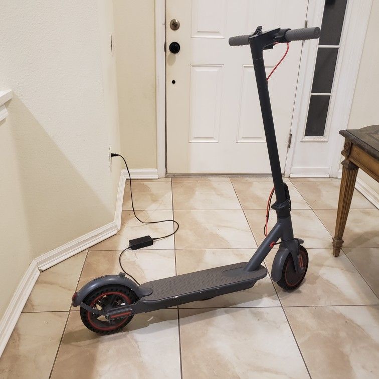 *GOOD CONDITION* 350W Greevego Electric scooter