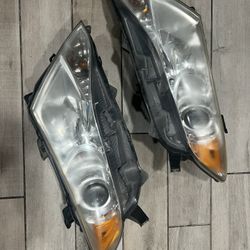 Toyota Venza Headlights 