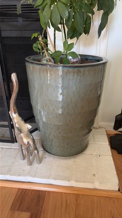 Ceramic pot