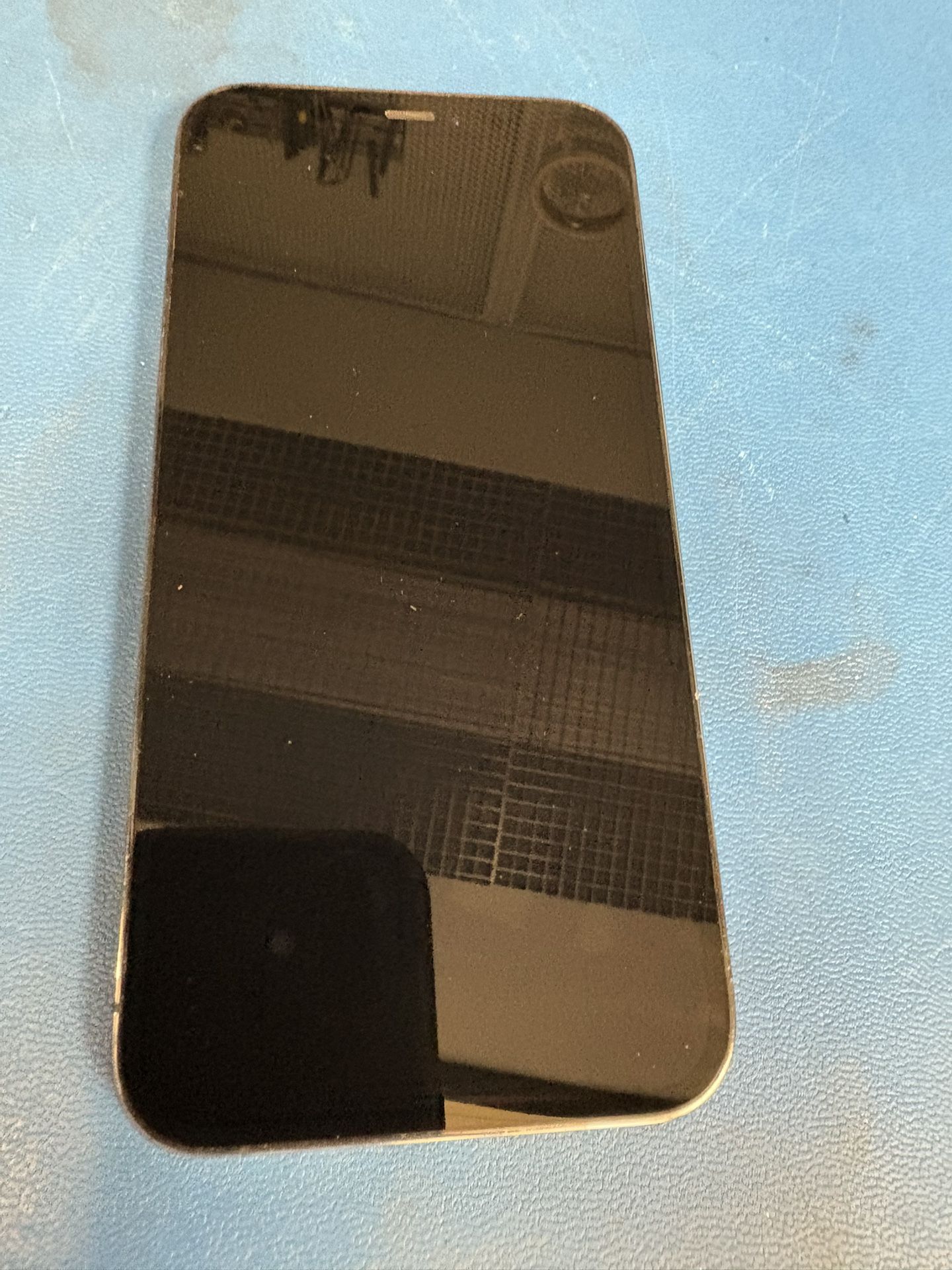 iPhone 12 Pro (UNLOCKED)