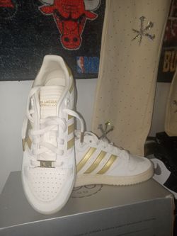 Adidas NEW MEN SZ 8