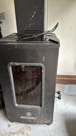 Masterbuilt Electric Smoker w/ Cold Smoker Attachment – Works Great