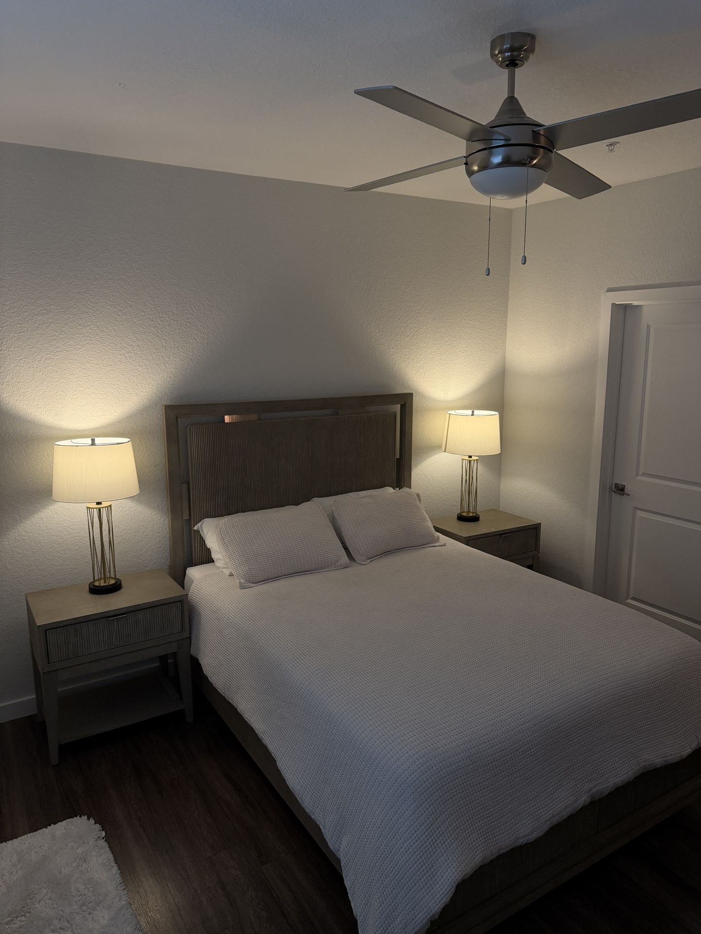 Queen Bedroom Set 7 pc