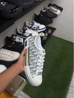 Dior b23