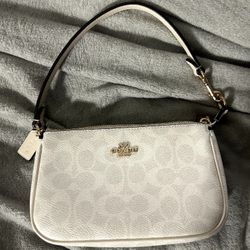 NEW COACH PURSE !