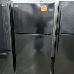 Maytag 30” Wide Top Freezer Black Refrigerator In Excellent Condition 