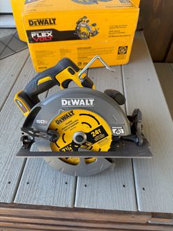 DeWalt FlexVolt 60V 7-1/4" Circular Saw