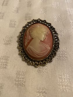 Victorian Lady Cameo Brooch/Necklace Pendant