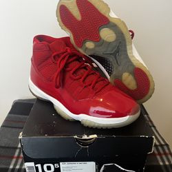 Nike Air Jordan Retro 11 Sz 10.5 Red/White