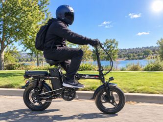 Ebike Electric Bike bicycle Like New Low miles 00030miles. Goes 28mph 40miles range. Keys Keys. Charger & helmet for $500! Or trade are welcome