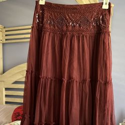 NEW Small Burgandy Skirt ( Need zipper Repair). SALE $5 🍀