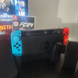 Nintendo Switch Comes With Game FC24  ,Nintendo Dock Set ,Carry Case