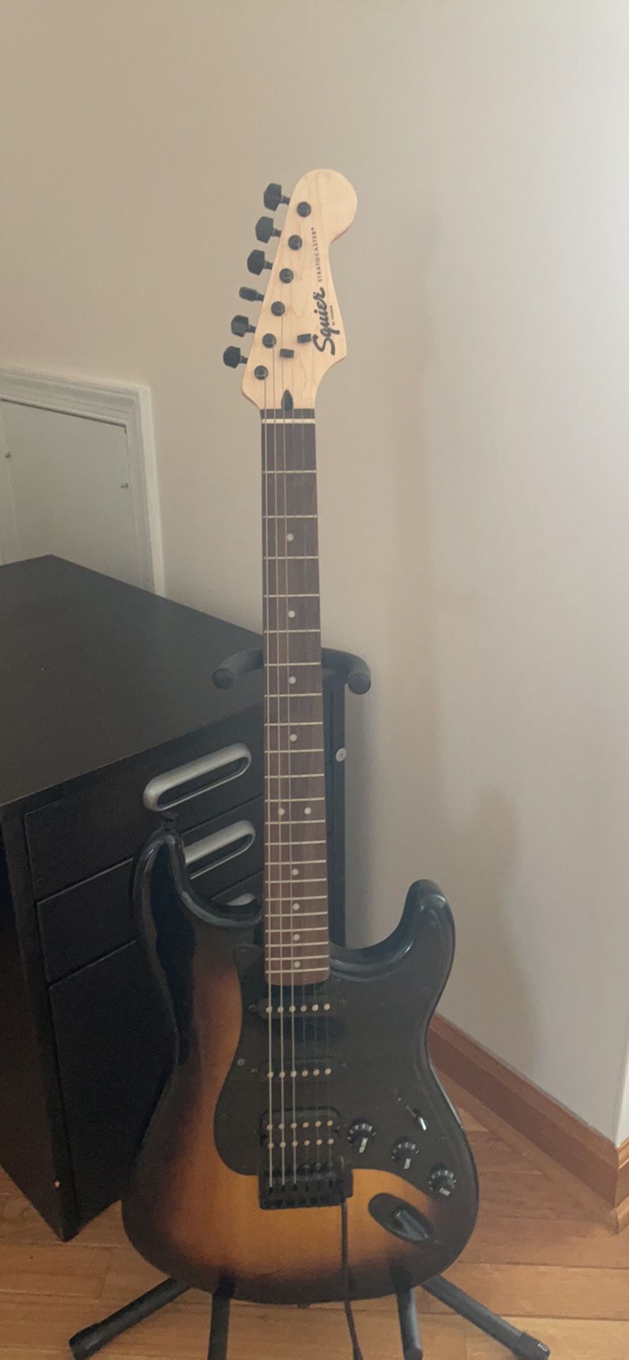 SQUIER STRATOCASTER ELECTRIC GUITAR 