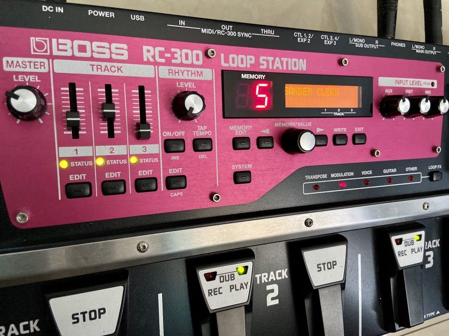 Boss RC-300 Looper with NEW Adapter