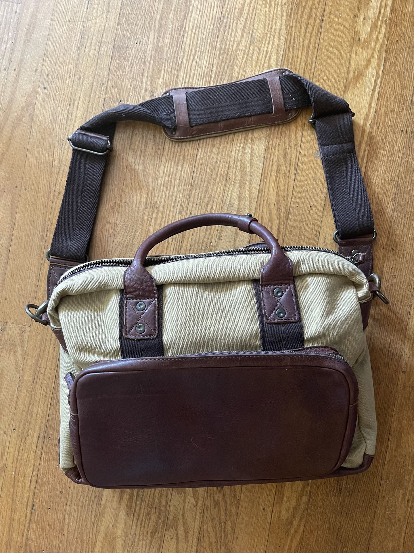 Will Leather Messenger Bag